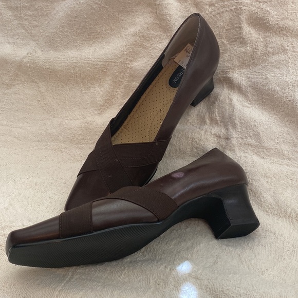 Ros Hommerson shoes, Brown,size 6-1/2 never worn - Picture 2 of 2